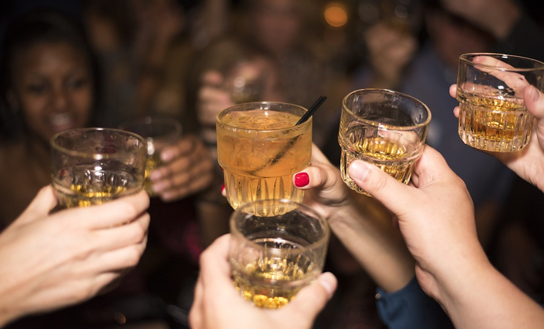 Ученые выявили зависимость между профессией и употреблением алкоголя