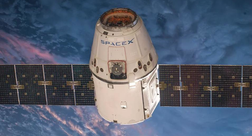 Компания Илона Маска запустит космический корабль к МКС