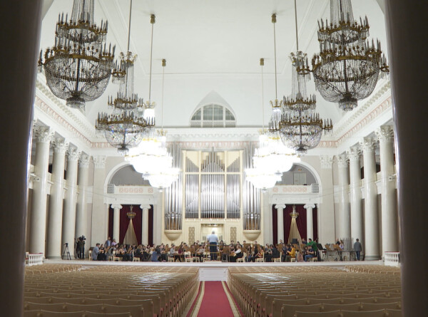 В Петербурге выступил Российско-китайский симфонический оркестр