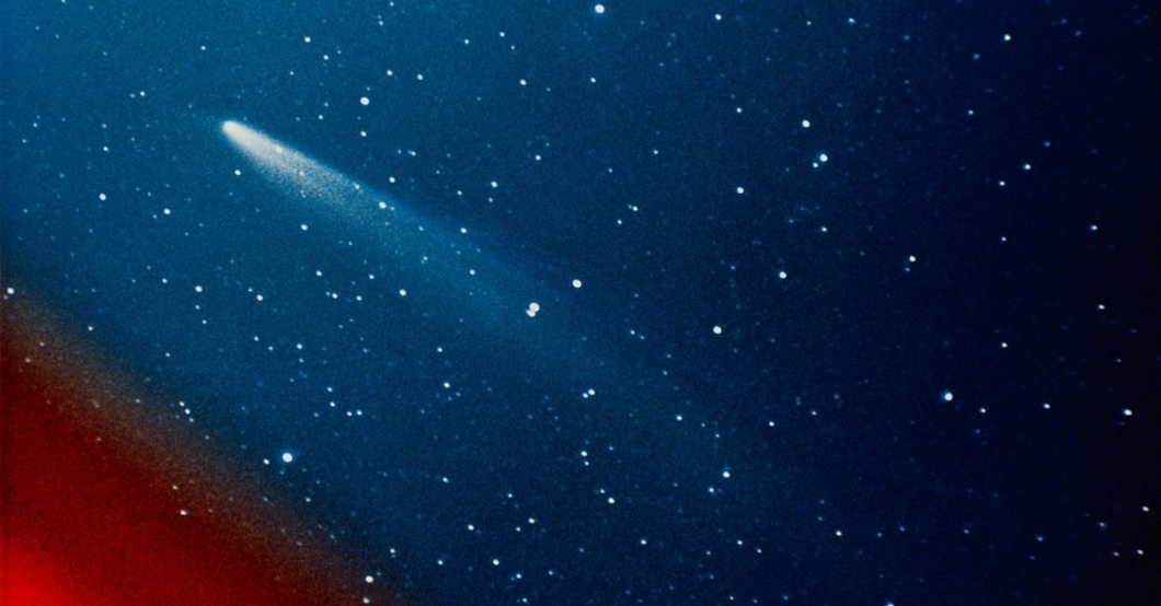 Над Землей можно наблюдать комету