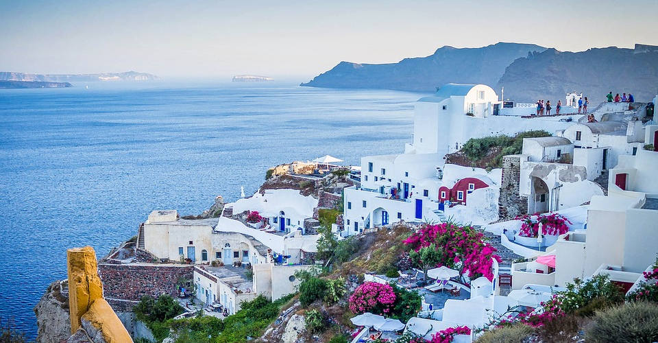 Греция планирует открыть туристический сезон в июне