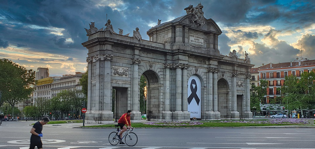 В Испании объявлен десятидневный траур по умершим от Covid-19