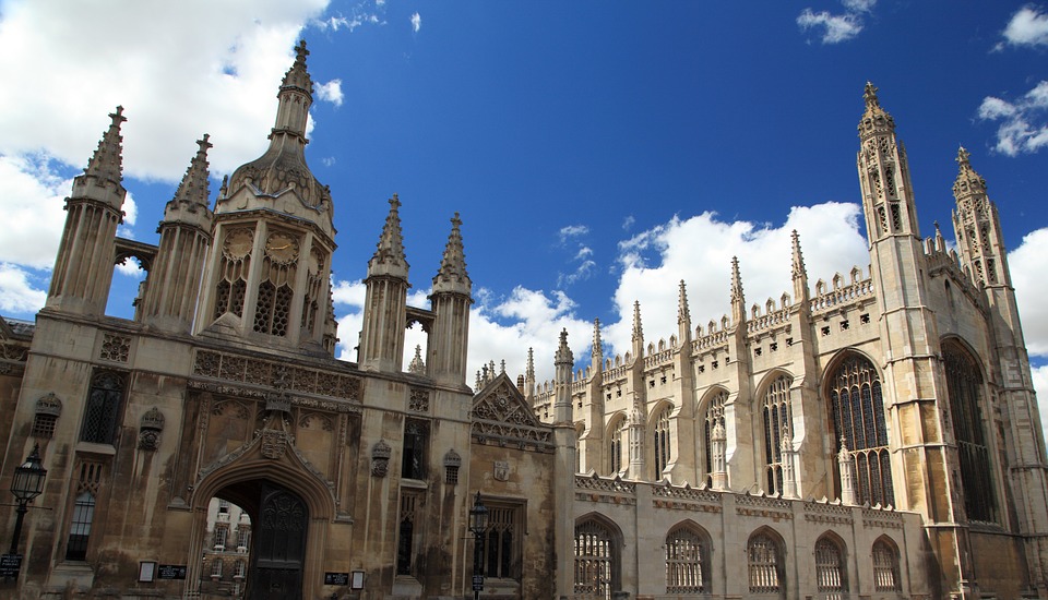 Кембриджский университет отказался от очных лекций на год
